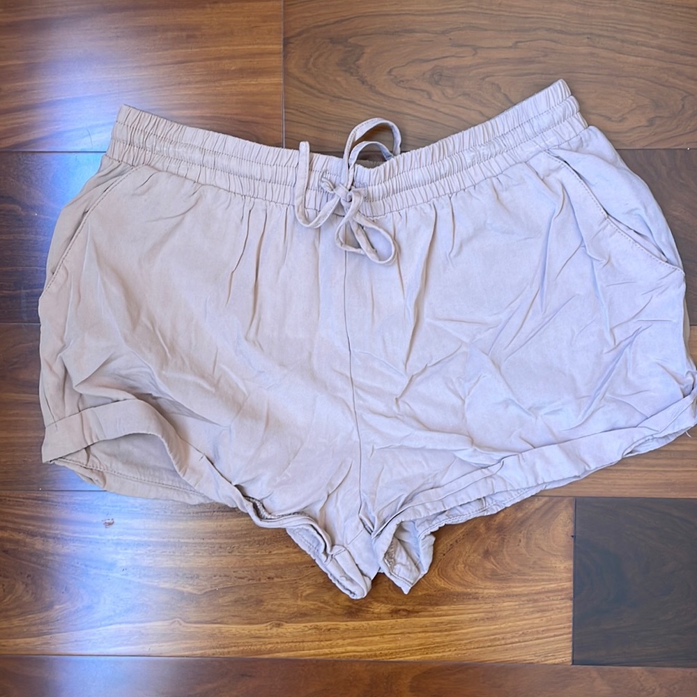 Forever 21 Flowy shorts with elastic waist and tie